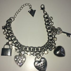 🚨GUESS CHARM🚨 FOR$8